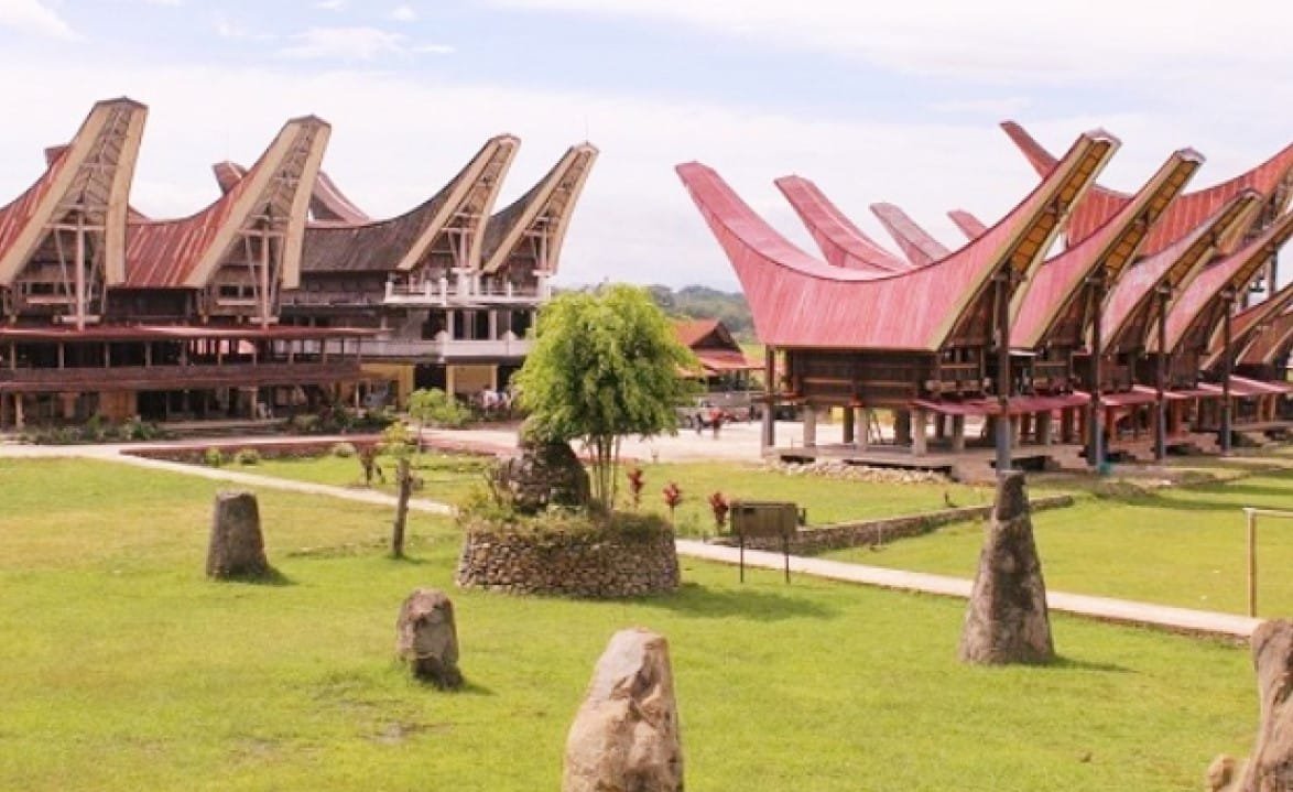 Negandeng-Museum-Sulawesi-overland-tours ne-gandeng-museum-south sulawesi-overland tours