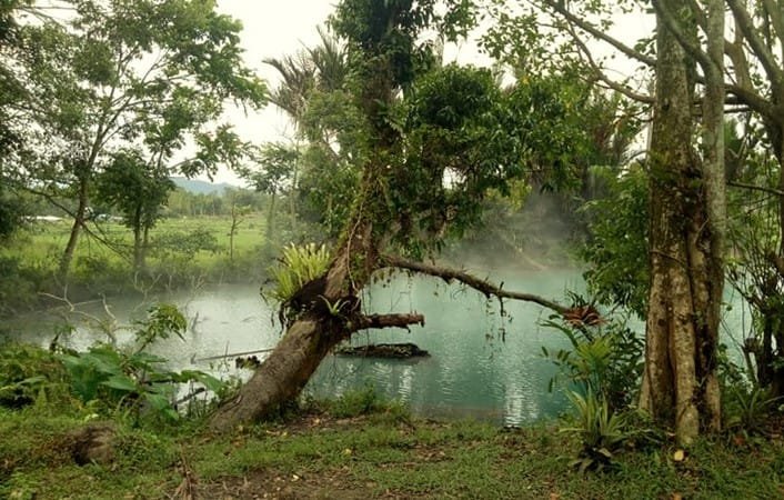 hot-spring_north-sulawesi. hot-spring-north-sulawesi