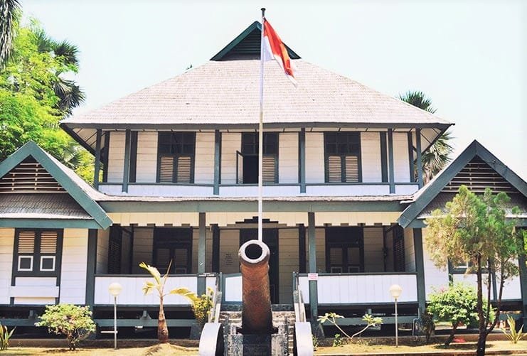 somba-opu-sulawesi-overland_tours sulawesi-overland-tours