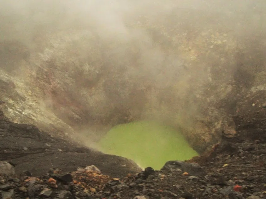lokon-volcano-trekking