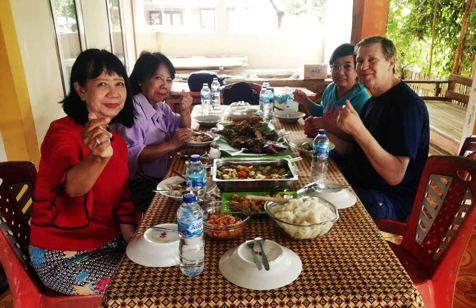 bunaken_snorkeling tours lunch-time on bunaken-island-tours