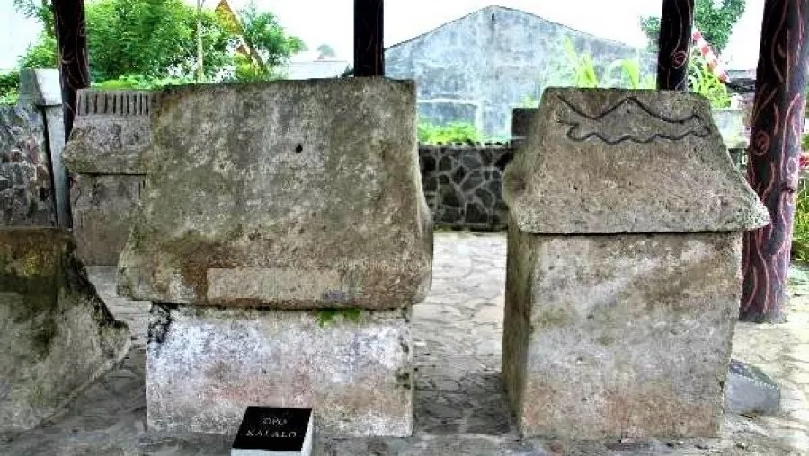 Stone grave - Minahasa highland tours