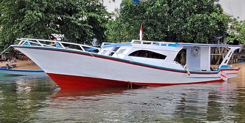 Bunaken Long boat - snorkeling tours