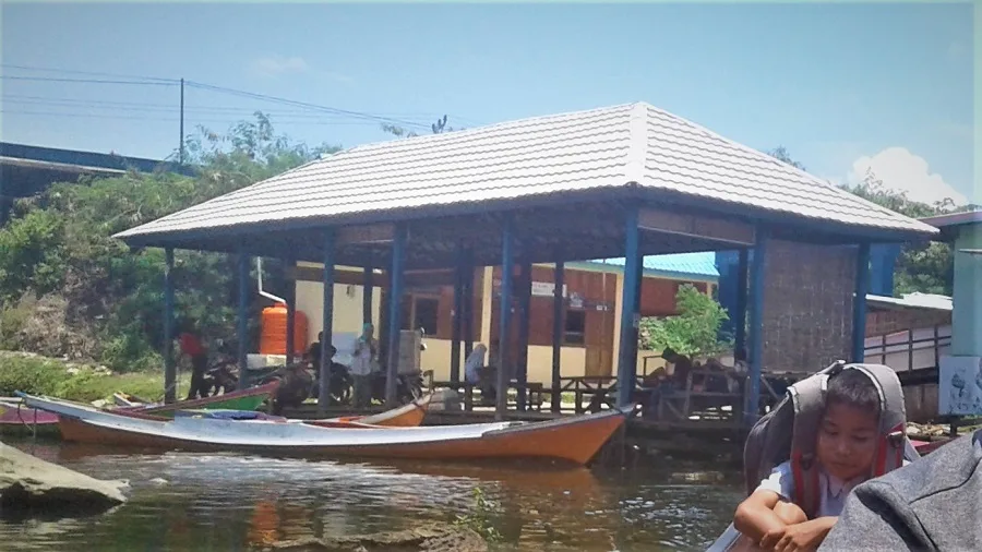 Tour Toraja - River boat harbor 
