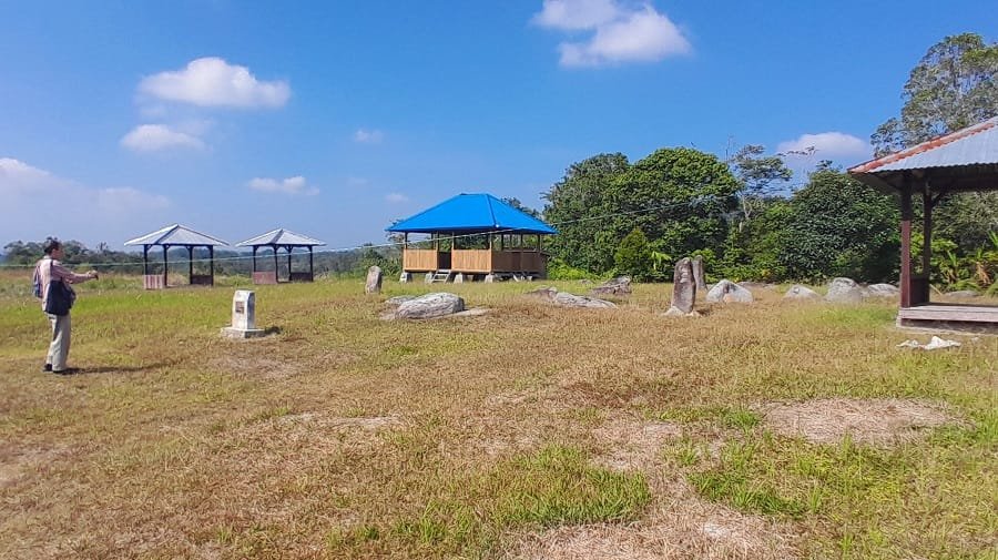 tours-central sulawesi Tengko Megalith - Besoa Valley